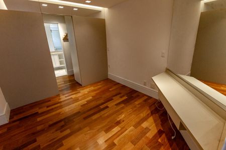 Apartamento para alugar com 116m², 3 quartos e 2 vagas Apartamento para alugar com 116m², 3 quartos e 2 vagasSuíte 2