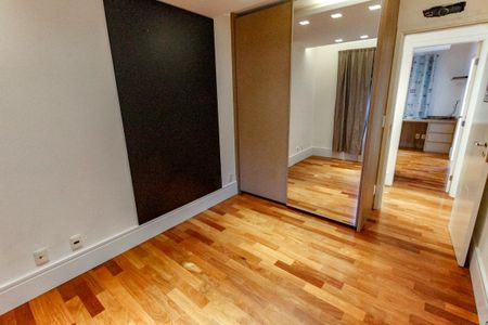 Apartamento para alugar com 116m², 3 quartos e 2 vagas Apartamento para alugar com 116m², 3 quartos e 2 vagasQuarto