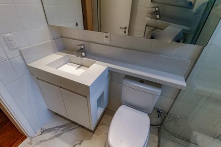 Apartamento para alugar com 116m², 3 quartos e 2 vagas Apartamento para alugar com 116m², 3 quartos e 2 vagasBanheiro Corredor