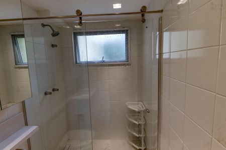 Apartamento para alugar com 116m², 3 quartos e 2 vagas Apartamento para alugar com 116m², 3 quartos e 2 vagasBanheiro Corredor