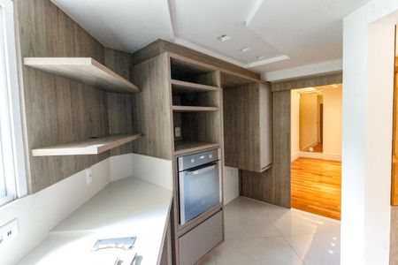 Apartamento para alugar com 116m², 3 quartos e 2 vagas Apartamento para alugar com 116m², 3 quartos e 2 vagasCozinha - Armários