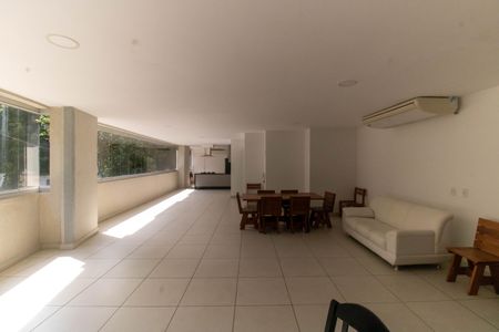 Apartamento à venda com 72m², 2 quartos e 1 vagaÁrea comum