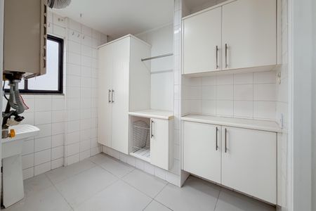 Apartamento à venda com 118m², 3 quartos e 2 vagas Apartamento à venda com 118m², 3 quartos e 2 vagasÁrea de Serviço