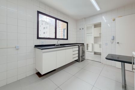 Apartamento à venda com 118m², 3 quartos e 2 vagas Apartamento à venda com 118m², 3 quartos e 2 vagasCozinha