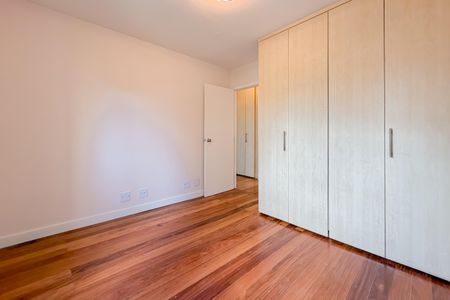Apartamento à venda com 118m², 3 quartos e 2 vagas Apartamento à venda com 118m², 3 quartos e 2 vagasQuarto 2