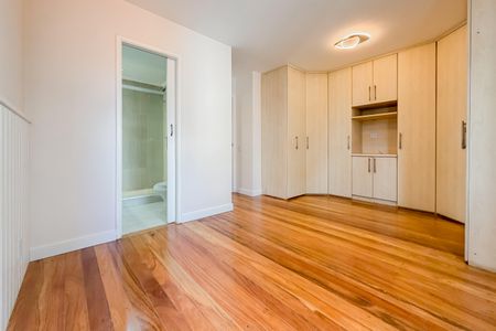 Apartamento à venda com 118m², 3 quartos e 2 vagas Apartamento à venda com 118m², 3 quartos e 2 vagasSuíte