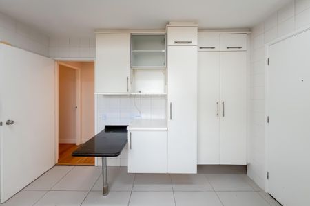 Apartamento à venda com 118m², 3 quartos e 2 vagas Apartamento à venda com 118m², 3 quartos e 2 vagasCozinha