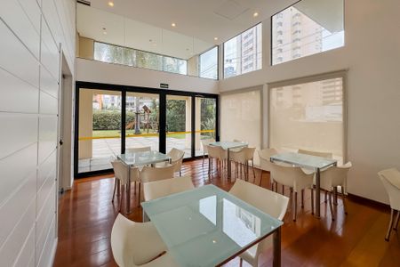 Apartamento à venda com 118m², 3 quartos e 2 vagas Apartamento à venda com 118m², 3 quartos e 2 vagasSalão de Festas