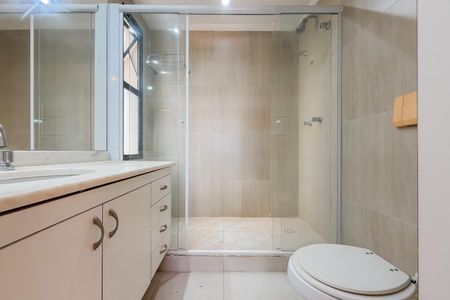 Apartamento à venda com 118m², 3 quartos e 2 vagas Apartamento à venda com 118m², 3 quartos e 2 vagasBanheiro da Suíte