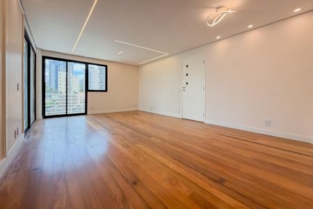 Apartamento à venda com 118m², 3 quartos e 2 vagas Apartamento à venda com 118m², 3 quartos e 2 vagasSala