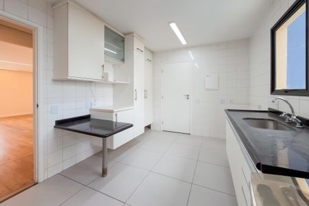 Apartamento à venda com 118m², 3 quartos e 2 vagas Apartamento à venda com 118m², 3 quartos e 2 vagasCozinha