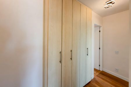 Apartamento à venda com 118m², 3 quartos e 2 vagas Apartamento à venda com 118m², 3 quartos e 2 vagasCorredor - Armários