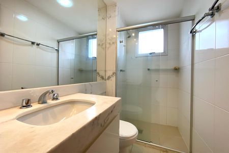 Apartamento para alugar com 77m², 2 quartos e 2 vagas Apartamento para alugar com 77m², 2 quartos e 2 vagasBanheiro da Suíte 1