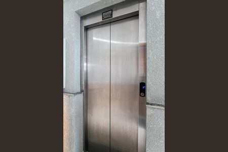 Apartamento à venda com 60m², 2 quartos e sem vagaÁrea comum - Elevador