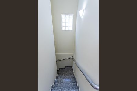 Casa à venda com 146m², 3 quartos e 2 vagasEscada