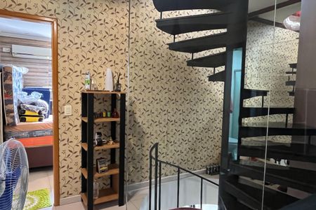 Apartamento para alugar com 144m², 3 quartos e 1 vagaEscada