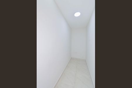 Casa à venda com 223m², 4 quartos e 4 vagas Casa à venda com 223m², 4 quartos e 4 vagasCloset