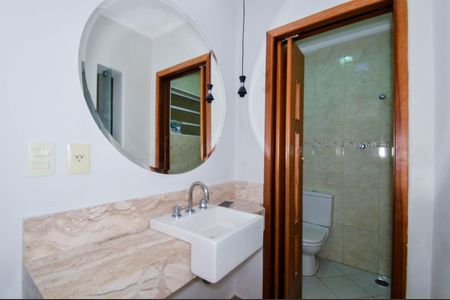 Casa à venda com 223m², 4 quartos e 4 vagas Casa à venda com 223m², 4 quartos e 4 vagasLavabo