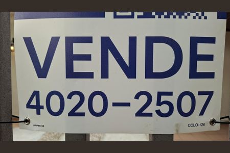 Casa à venda com 223m², 4 quartos e 4 vagas Casa à venda com 223m², 4 quartos e 4 vagasPlaca