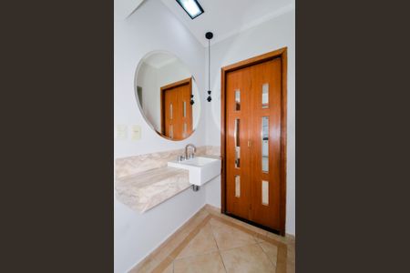 Casa à venda com 223m², 4 quartos e 4 vagas Casa à venda com 223m², 4 quartos e 4 vagasLavabo