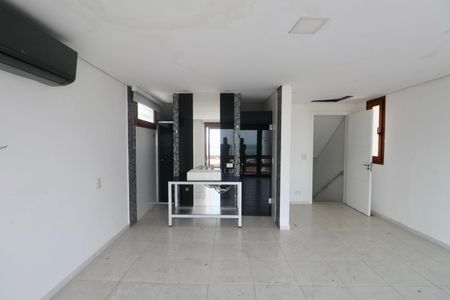 Casa para alugar com 500m², 4 quartos e 6 vagas Casa para alugar com 500m², 4 quartos e 6 vagasSuíte