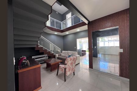 Casa de condomínio para alugar com 480m², 4 quartos e 1 vaga Casa de condomínio para alugar com 480m², 4 quartos e 1 vagaSala