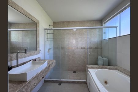 Casa de condomínio para alugar com 480m², 4 quartos e 1 vaga Casa de condomínio para alugar com 480m², 4 quartos e 1 vagaSuíte 1 - Banheiro