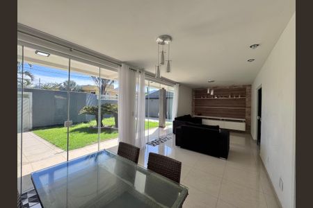 Casa de condomínio para alugar com 480m², 4 quartos e 1 vaga Casa de condomínio para alugar com 480m², 4 quartos e 1 vagaSala