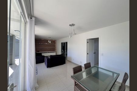 Casa de condomínio para alugar com 480m², 4 quartos e 1 vaga Casa de condomínio para alugar com 480m², 4 quartos e 1 vagaSala