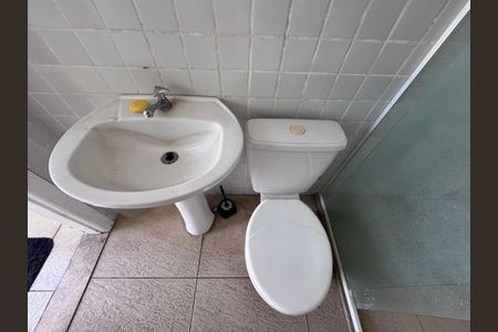 Casa de condomínio para alugar com 480m², 4 quartos e 1 vaga Casa de condomínio para alugar com 480m², 4 quartos e 1 vagaÁrea externa - Banheiro