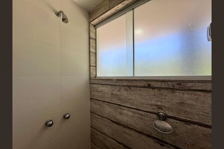 Casa de condomínio para alugar com 480m², 4 quartos e 1 vaga Casa de condomínio para alugar com 480m², 4 quartos e 1 vagaSuíte 4 - Banheiro