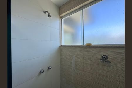 Casa de condomínio para alugar com 480m², 4 quartos e 1 vaga Casa de condomínio para alugar com 480m², 4 quartos e 1 vagaSuíte 2 - Banheiro