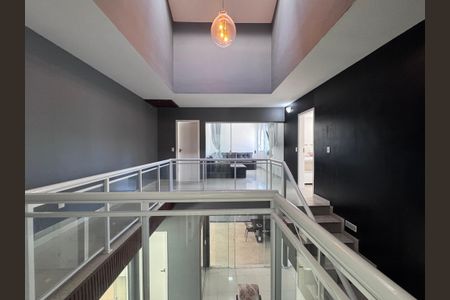 Casa de condomínio para alugar com 480m², 4 quartos e 1 vaga Casa de condomínio para alugar com 480m², 4 quartos e 1 vagaHall Íntimo