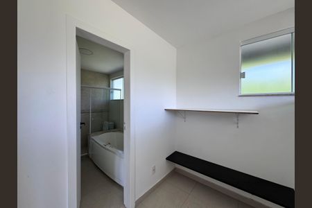 Casa de condomínio para alugar com 480m², 4 quartos e 1 vaga Casa de condomínio para alugar com 480m², 4 quartos e 1 vagaSuíte 1 - Banheiro