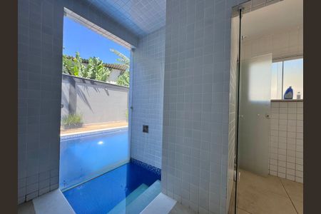 Casa de condomínio para alugar com 480m², 4 quartos e 1 vaga