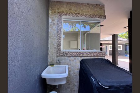 Casa de condomínio para alugar com 480m², 4 quartos e 1 vaga Casa de condomínio para alugar com 480m², 4 quartos e 1 vagaCozinha e Área de Serviço