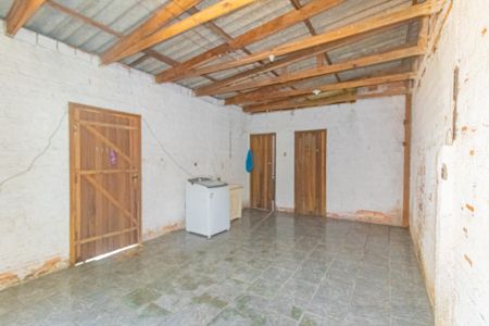 Casa à venda com 200m², 2 quartos e 2 vagasVaranda/Fundos