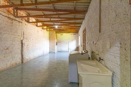 Casa à venda com 200m², 2 quartos e 2 vagasVaranda/Fundos