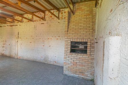 Casa à venda com 200m², 2 quartos e 2 vagasVaranda/Fundos