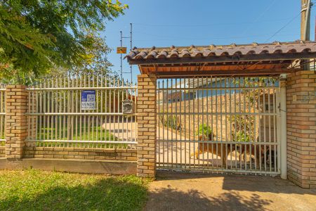 Casa à venda com 200m², 2 quartos e 2 vagasFachada/placa