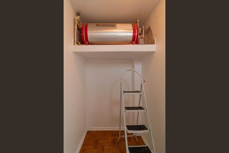 Apartamento à venda com 127m², 3 quartos e 1 vaga Apartamento à venda com 127m², 3 quartos e 1 vagaQuarto de Serviço