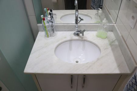 Apartamento à venda com 65m², 3 quartos e 2 vagasBanheiro 1