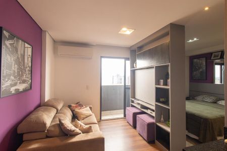 Sala de apartamento para alugar com 1 quarto, 35m² em Centro, Curitiba