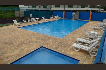 Apartamento à venda com 57m², 2 quartos e 1 vagaÁrea comum - Piscina