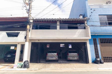 Casa à venda com 80m², 2 quartos e 2 vagas Casa à venda com 80m², 2 quartos e 2 vagasFachada