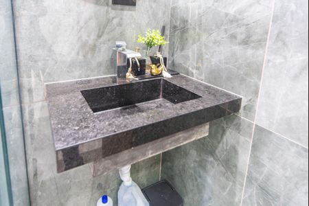 Apartamento à venda com 72m², 2 quartos e 1 vaga Apartamento à venda com 72m², 2 quartos e 1 vagaBanheiro