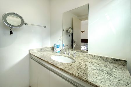 Apartamento à venda com 88m², 3 quartos e 2 vagasBanheiro da Suíte 1