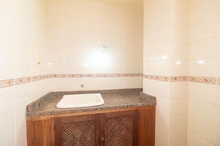 Banheiro de apartamento para alugar com 1 quarto, 55m² em Centro Histórico, Porto Alegre