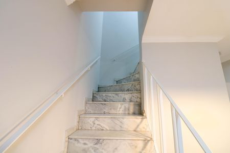 Casa para alugar com 125m², 3 quartos e 2 vagasEscada