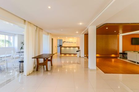 Apartamento à venda com 172m², 2 quartos e 3 vagas Apartamento à venda com 172m², 2 quartos e 3 vagasÁrea comum - Salão de festas